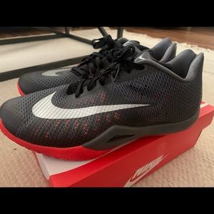 Barely worn!! Nike Men Size 12